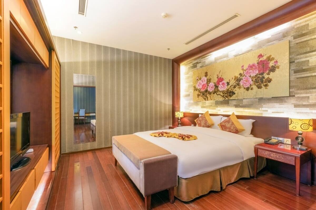 Kamar Premier | Meja kerja, setrika/meja setrika, Wi-Fi gratis, dan seprai linen