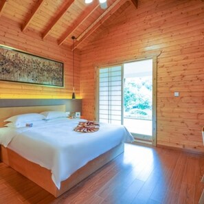Chalet rustique majestueux | Bureau, fer et planche à repasser, accès au Wi-Fi (inclus)