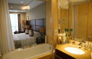Suite Deluxe, 1 très grand lit | Salle de bain