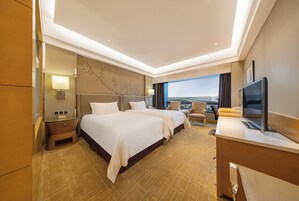 Deluxe Twin Room | In-room safe, soundproofing, free WiFi, bed sheets