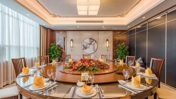 2 nhà hàng, món Hoa