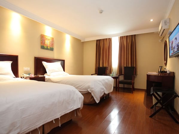 Twin Room | In-room safe, blackout drapes, iron/ironing board, free WiFi