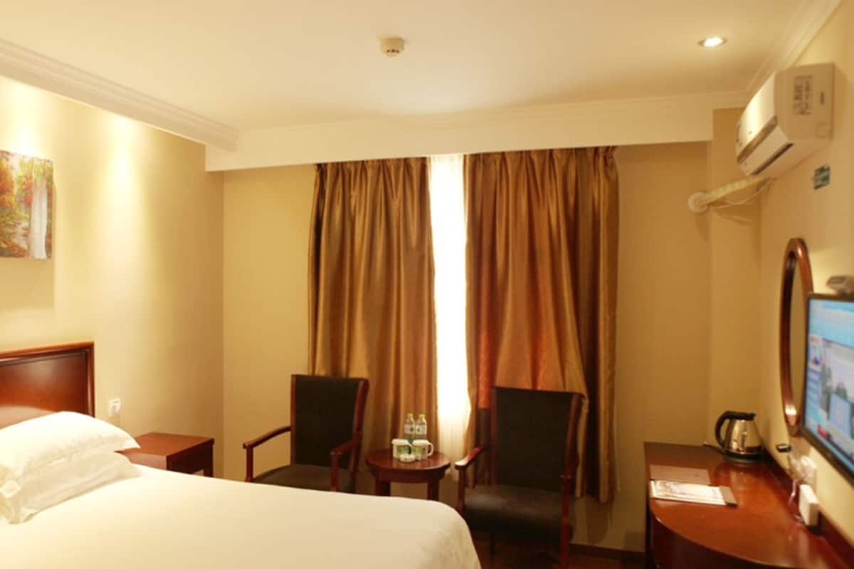 In-room safe, blackout curtains, iron/ironing board, free WiFi