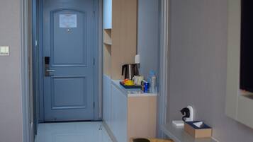 Desk, soundproofing, iron/ironing board, free WiFi