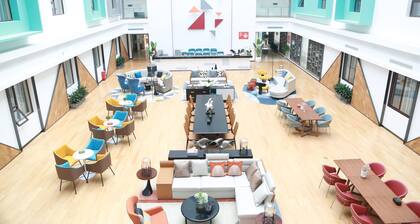 Golden Phoenix Hotel