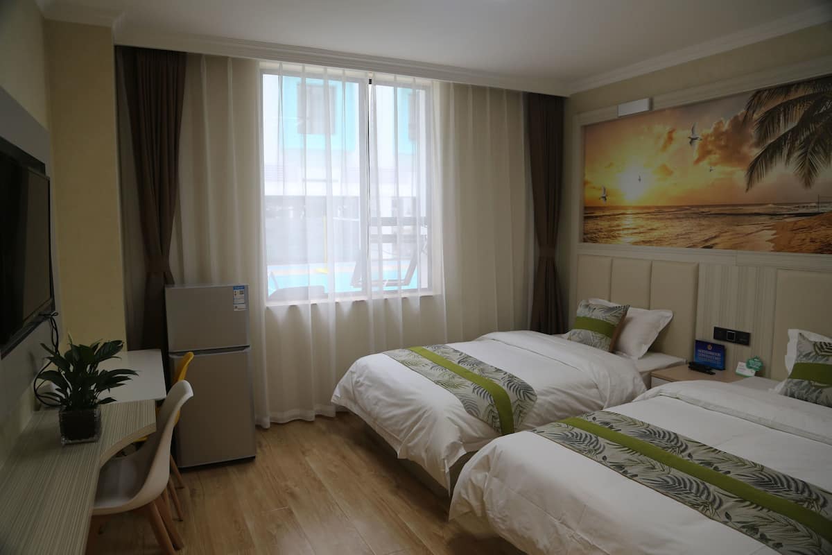 Desk, soundproofing, iron/ironing board (on request), WiFi (free)