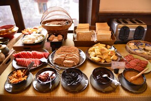Bao gồm bữa sáng buffet hàng ngày 