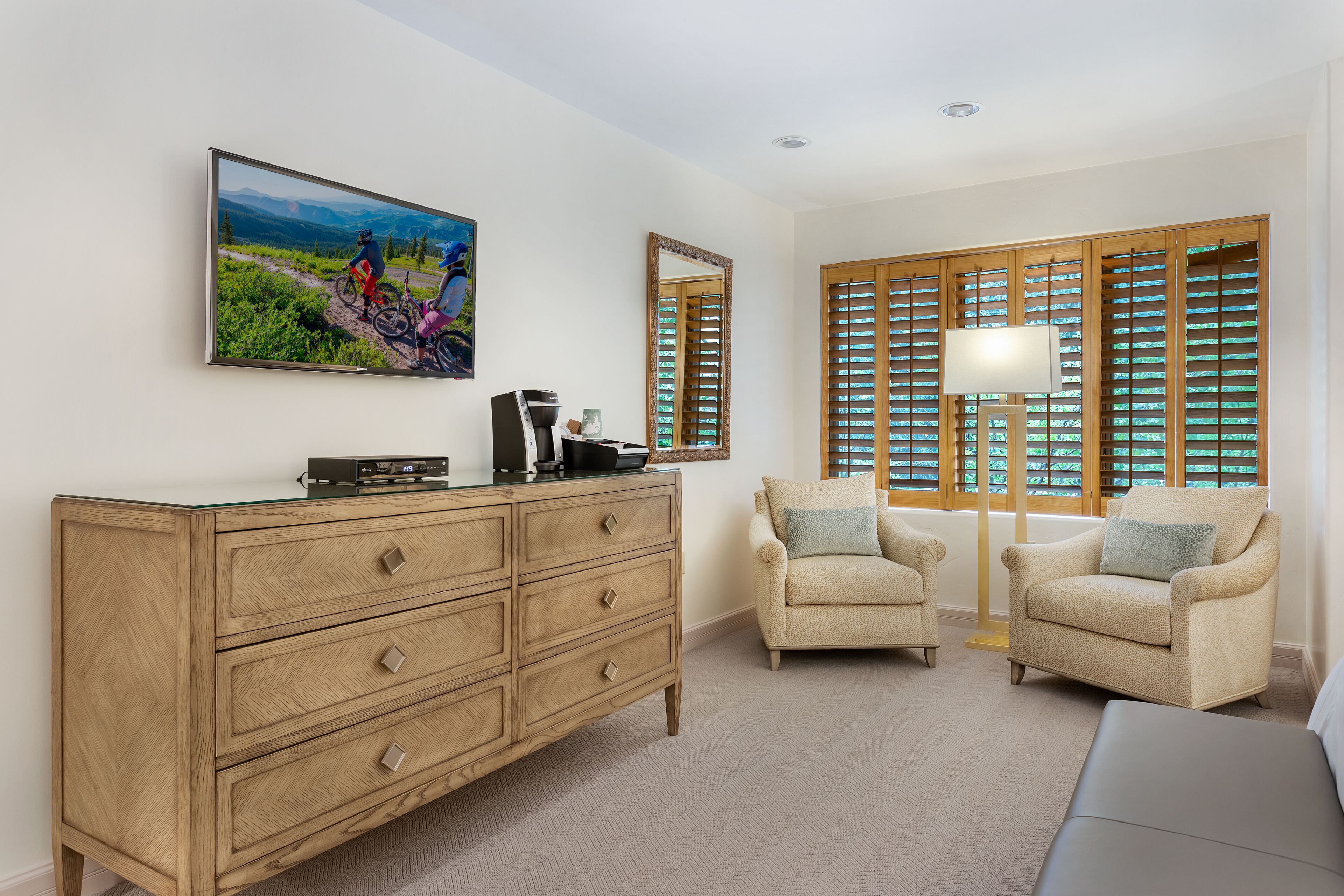 lodge room | premium bedding, in-room safe, desk, free cots/infant beds