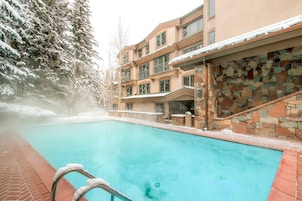 Outdoor pool, open 9 AM to 9 PM, sun loungers