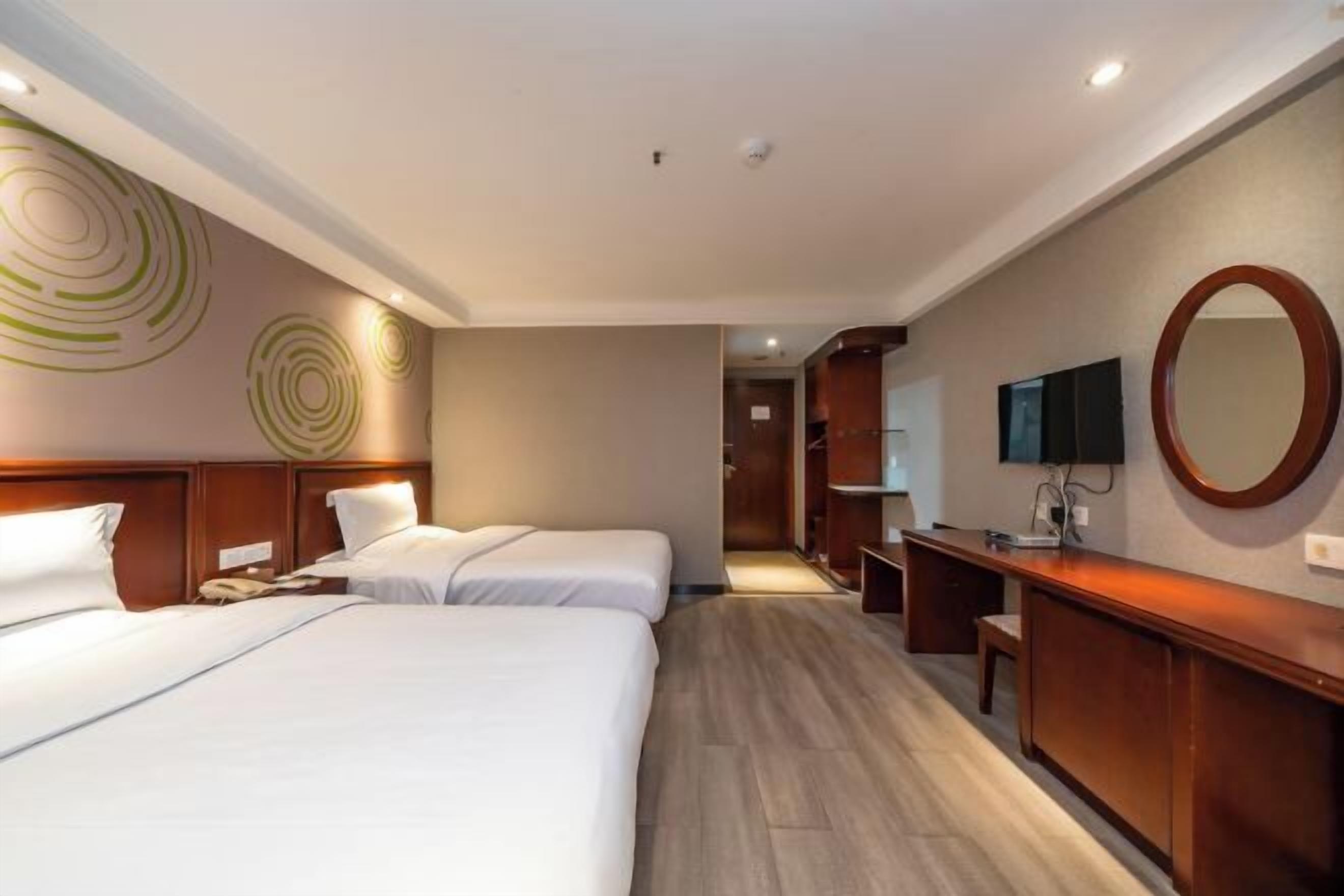 Free WiFi, wheelchair access