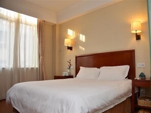 Cortinas blackout, tabla de planchar con plancha y wifi gratis