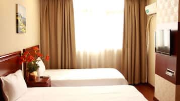Twin Room | Blackout drapes, iron/ironing board, free WiFi