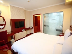 Blackout drapes, iron/ironing board, free WiFi - GreenTree Inn Huaian Chuzhou Avenue Zhou Enlai Memorial Hall Hotel (Huai'an)
