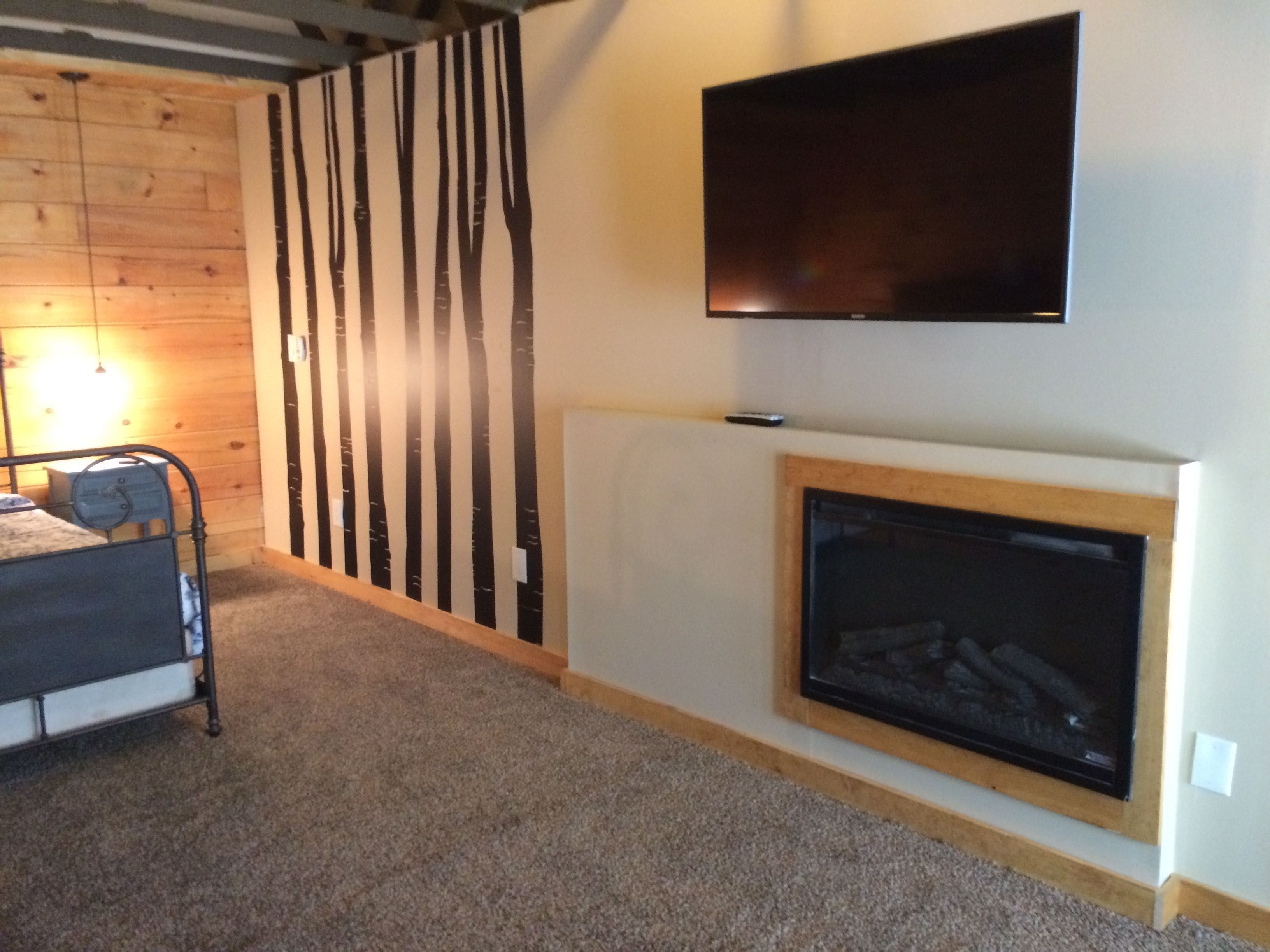 premier suite, 1 bedroom, fireplace | individually decorated