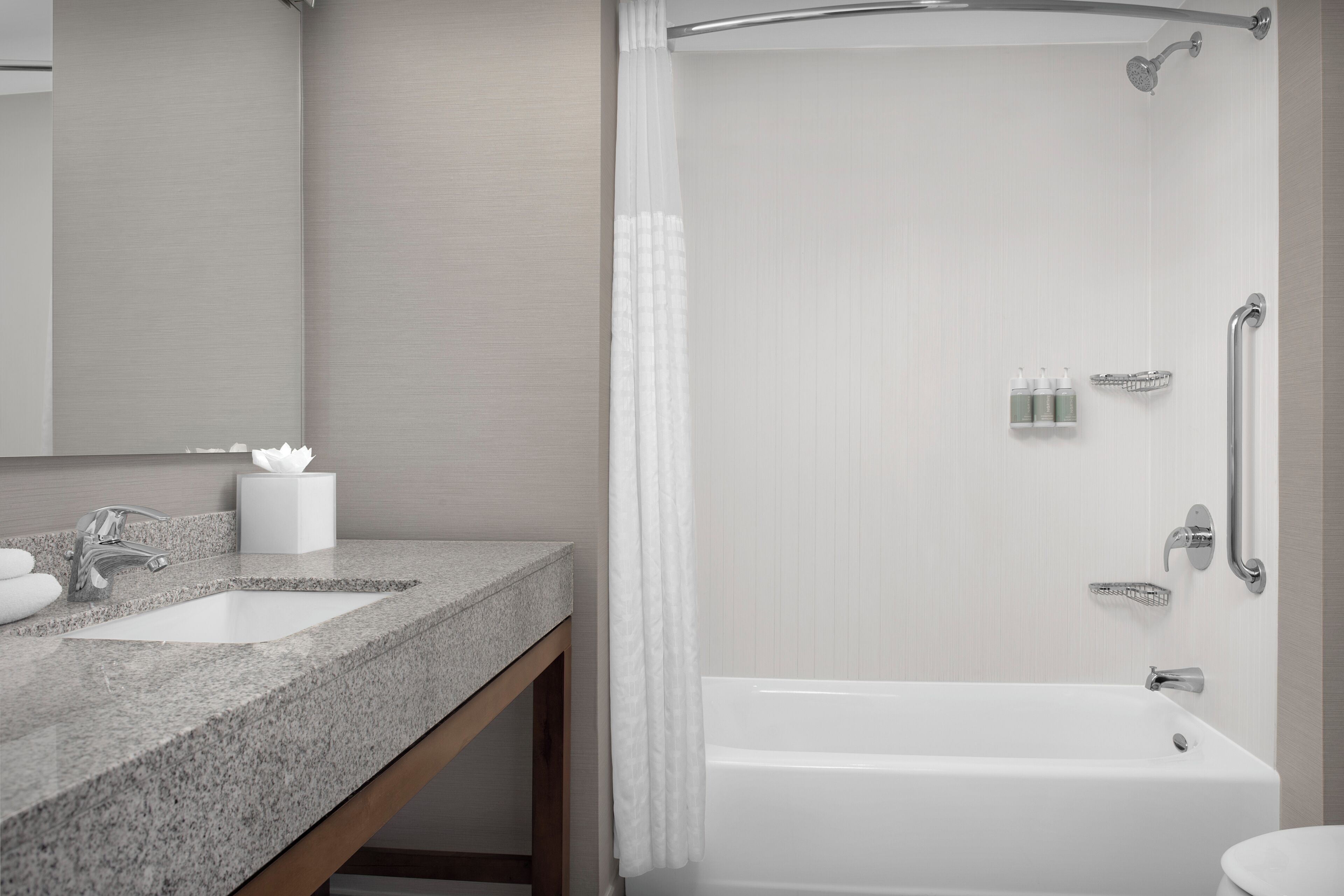 Photo - Courtyard by Marriott Richmond Downtown