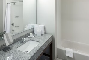 Badkamer met wastafel
