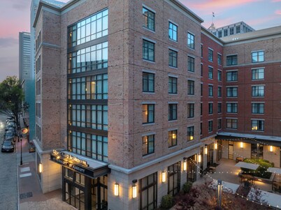 Courtyard by Marriott Richmond Downtown