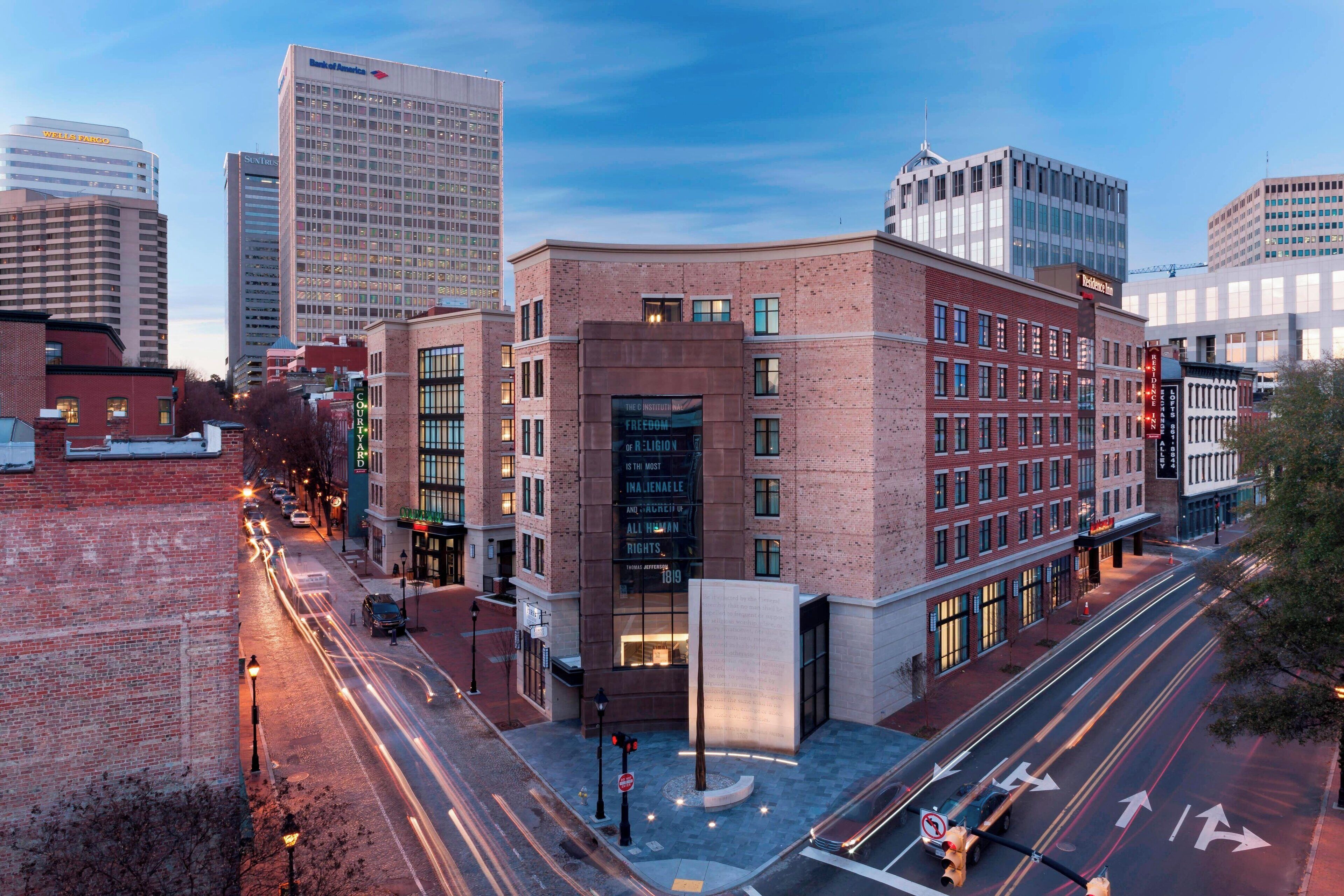 Courtyard by Marriott Richmond Downtown in Richmond, United States