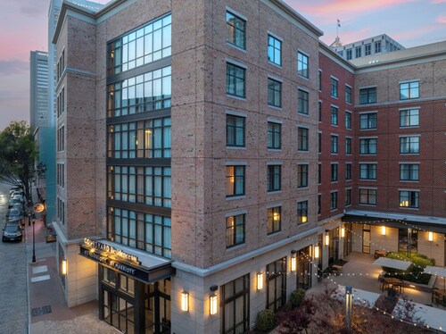 Residence Inn by Marriott Richmond Downtown