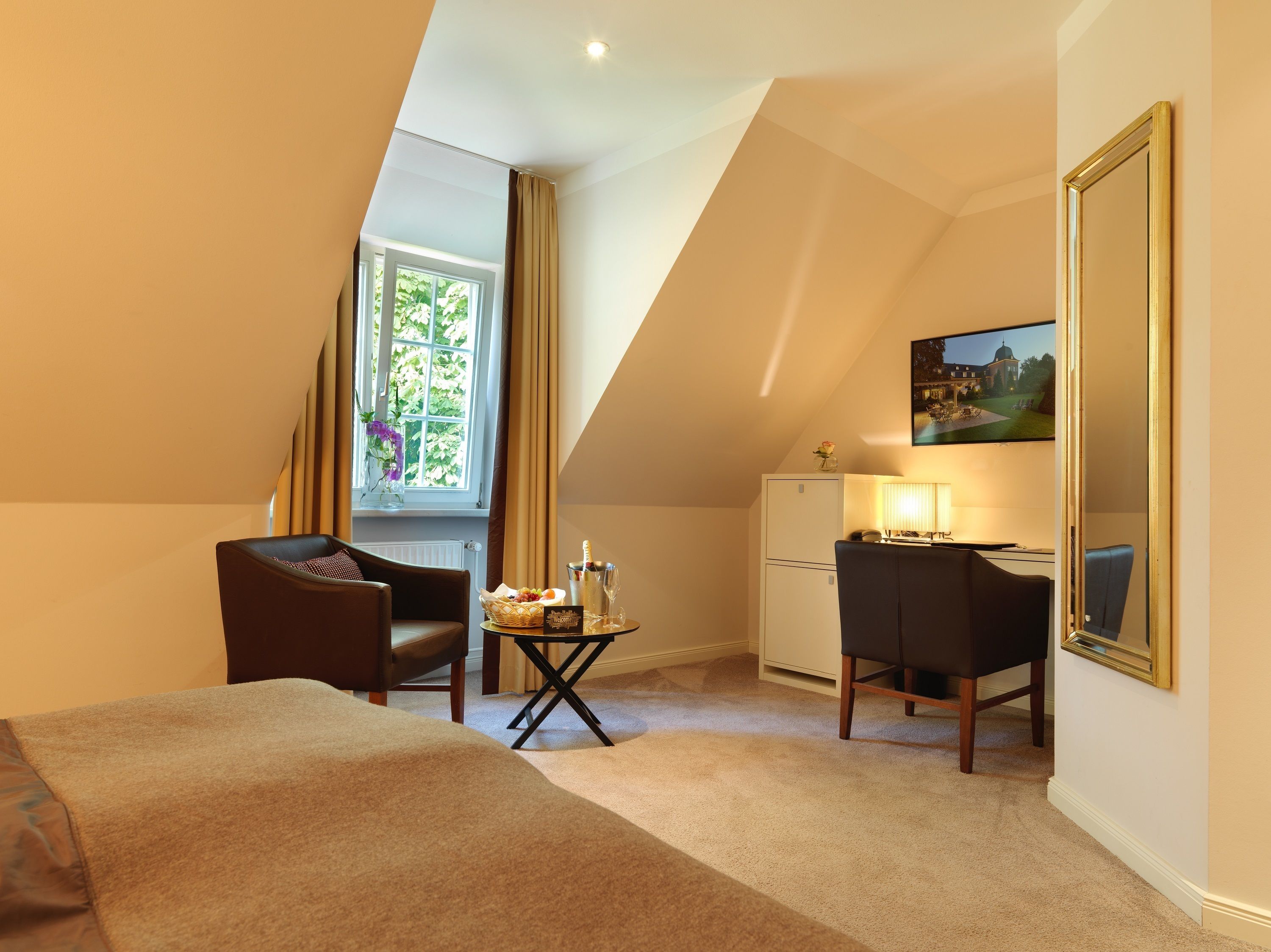 superior double room | minibar, in-room safe, desk, free cots/infant beds