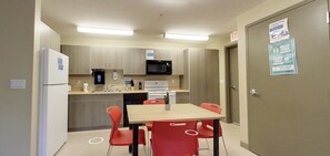 4 Bed Apartment | Private kitchen | Microwave, oven, toaster, cookware/dishes/utensils - Vancouver Island University Residences - Campus Accommodation (Nanaimo)
