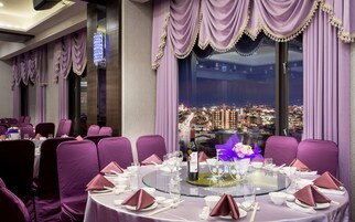 2 restaurants, breakfast served, local cuisine