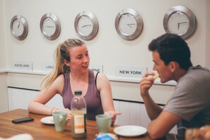 Lobby lounge - Melbourne city backpackers (Melbourne)