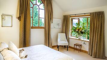 Suite Deluxe, 1 chambre, salle de bains attenante, vue colline | Vue de la chambre