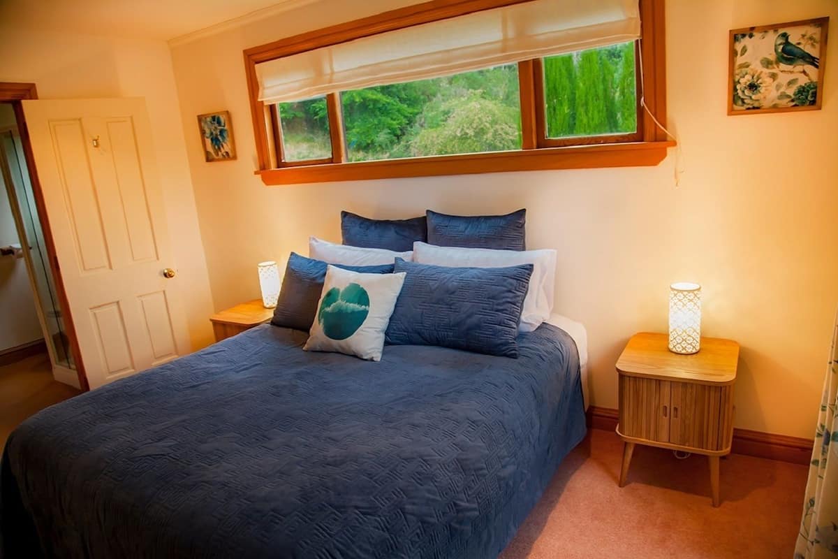 Familie appartement, 1 kingsize bed, kitchenette, uitzicht op heuvels | Lakens van Egyptisch katoen, luxe beddengoed