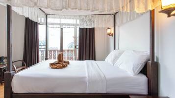 Superior Double Room | Desk, blackout curtains, free WiFi