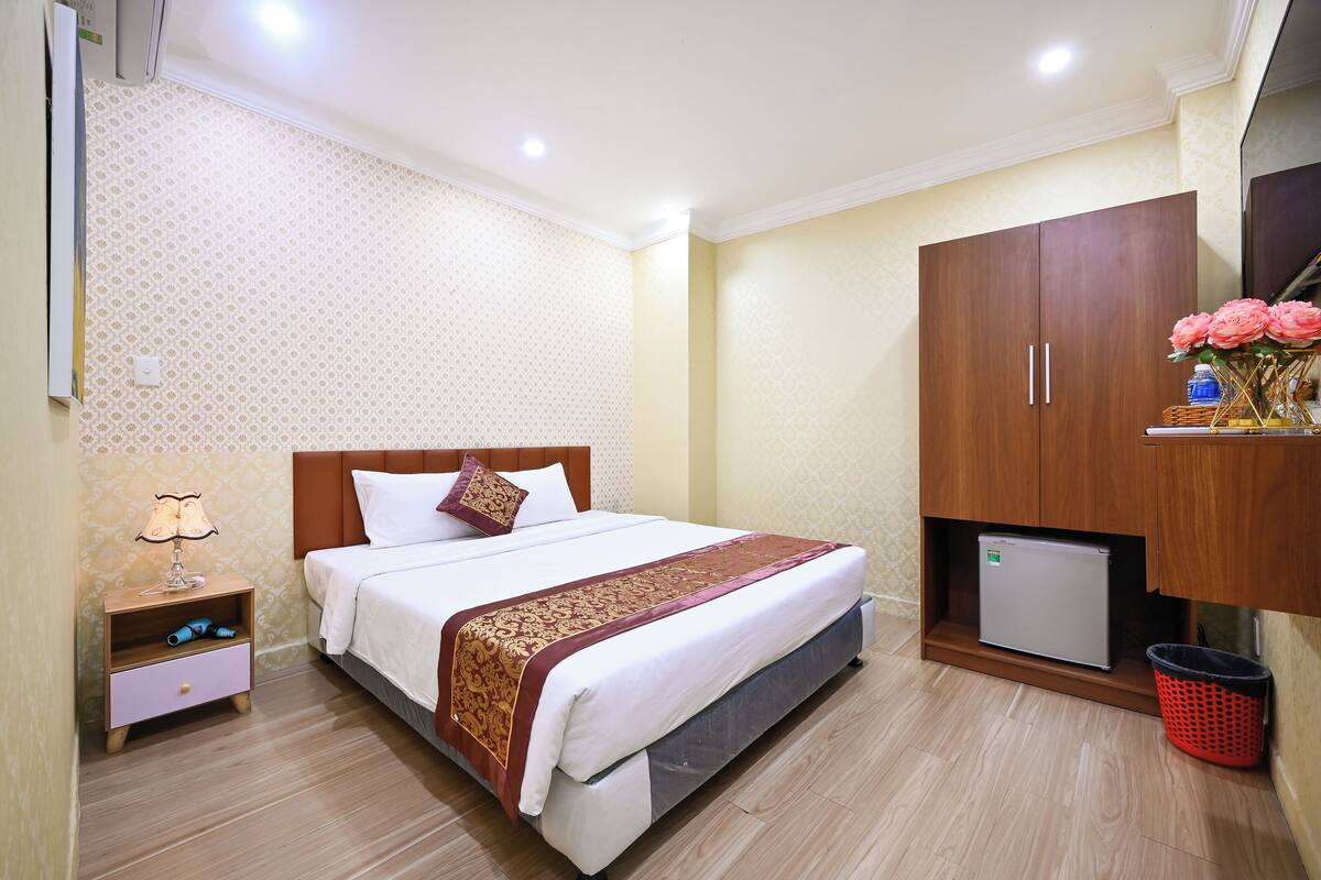 Phòng đôi Tiêu chuẩn | Minibar, két bảo mật tại phòng, bàn, truy cập Internet không dây 