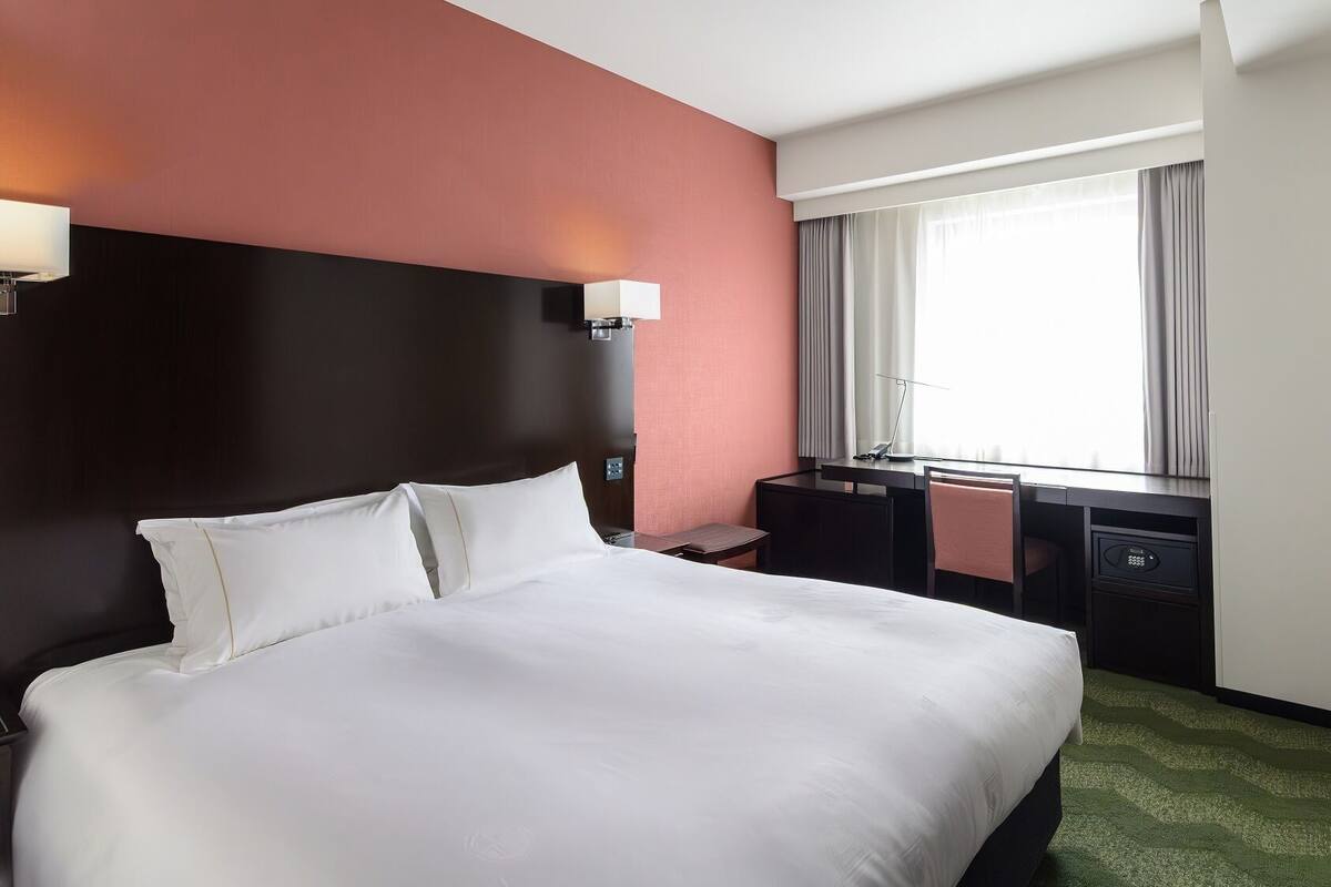 In-room safe, desk, blackout curtains, iron/ironing board (on request)