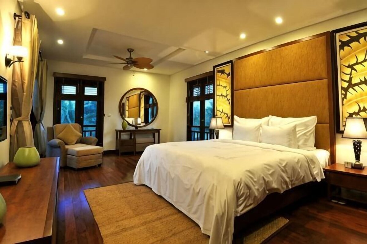1 bedroom, premium bedding, minibar, in-room safe