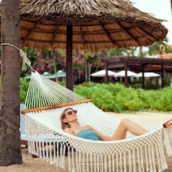 Spiaggia privata, sabbia bianca, lettini da mare, ombrelloni