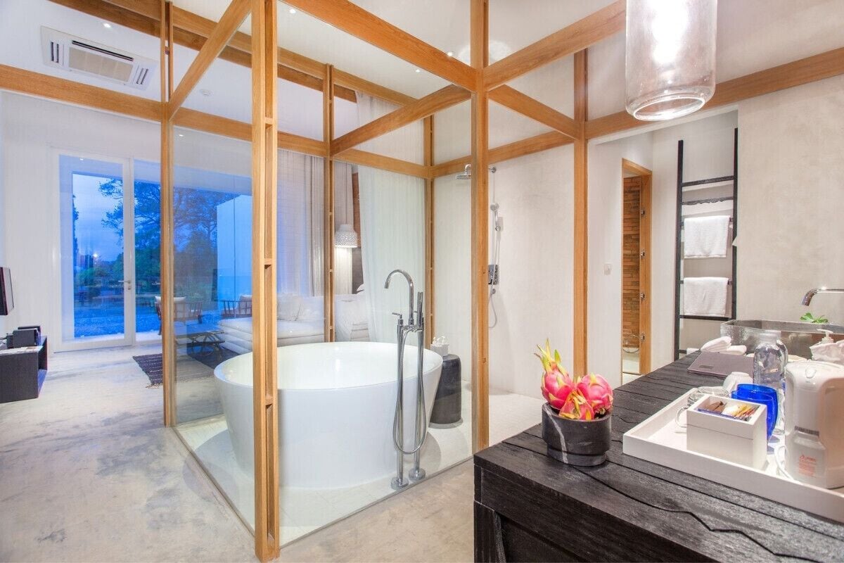 deluxe river view terrace | bathroom | separate bathtub and shower, deep-soaking bathtub, free toiletries