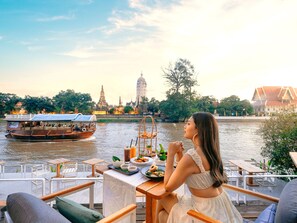 Breakfast, lunch and dinner served - Sala Ayutthaya (Ayutthaya)