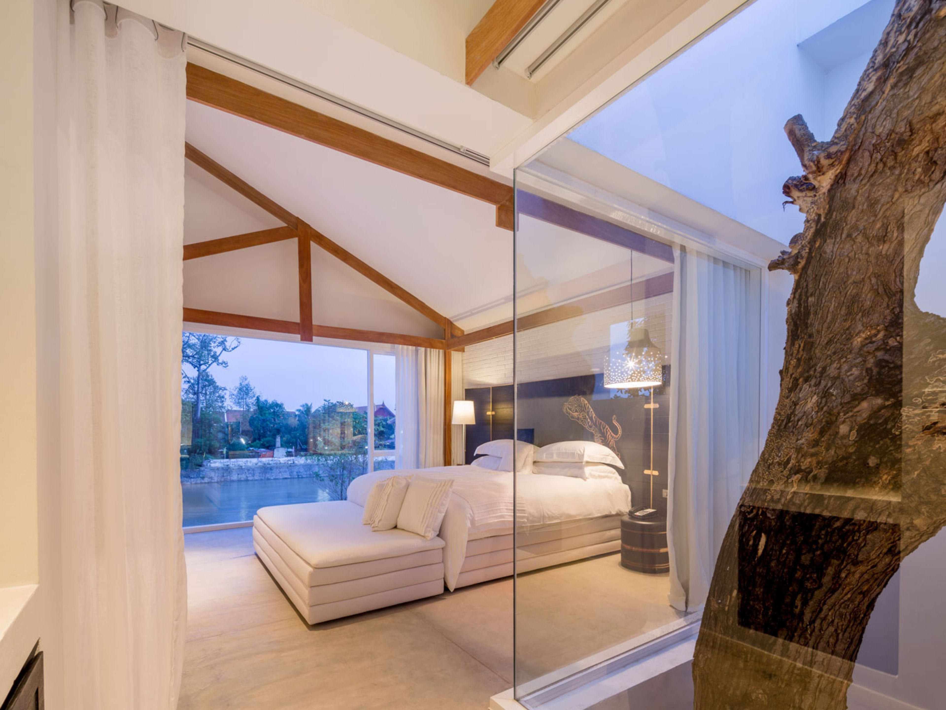 Two Bedroom Duplex River View Suite | Roupas de cama antialérgicas, frigobar, cofres nos quartos, escrivaninha