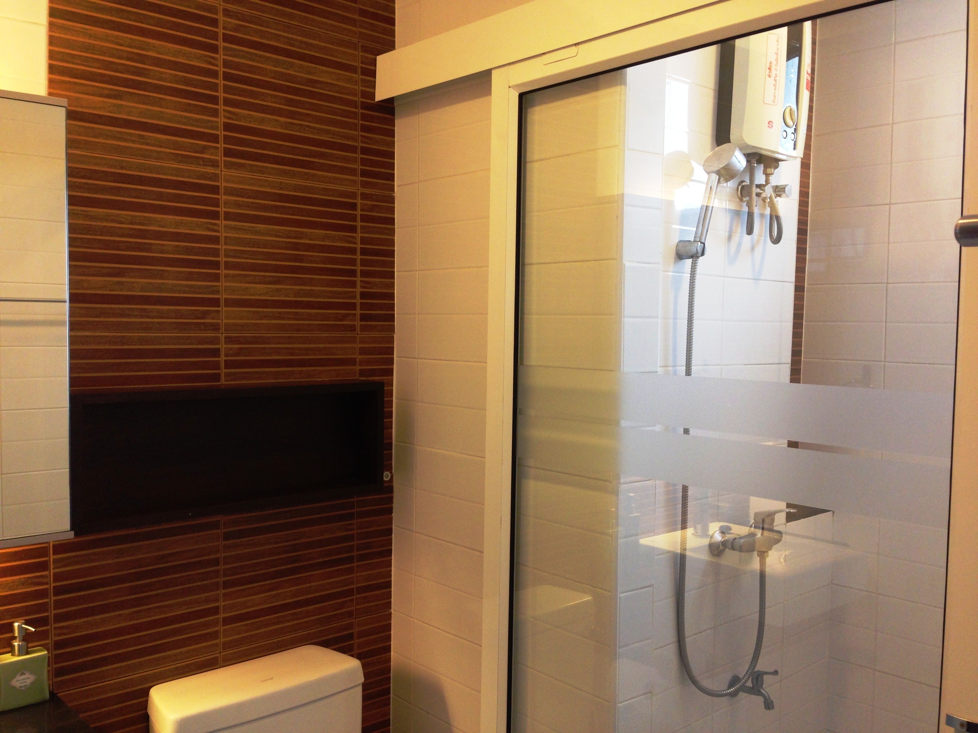 ของใช้ในห้องน้ำฟรี, ไดร์เป่าผม (มีให้บริการตามคำขอ), โถสุขภัณฑ์แบบบิเดท์