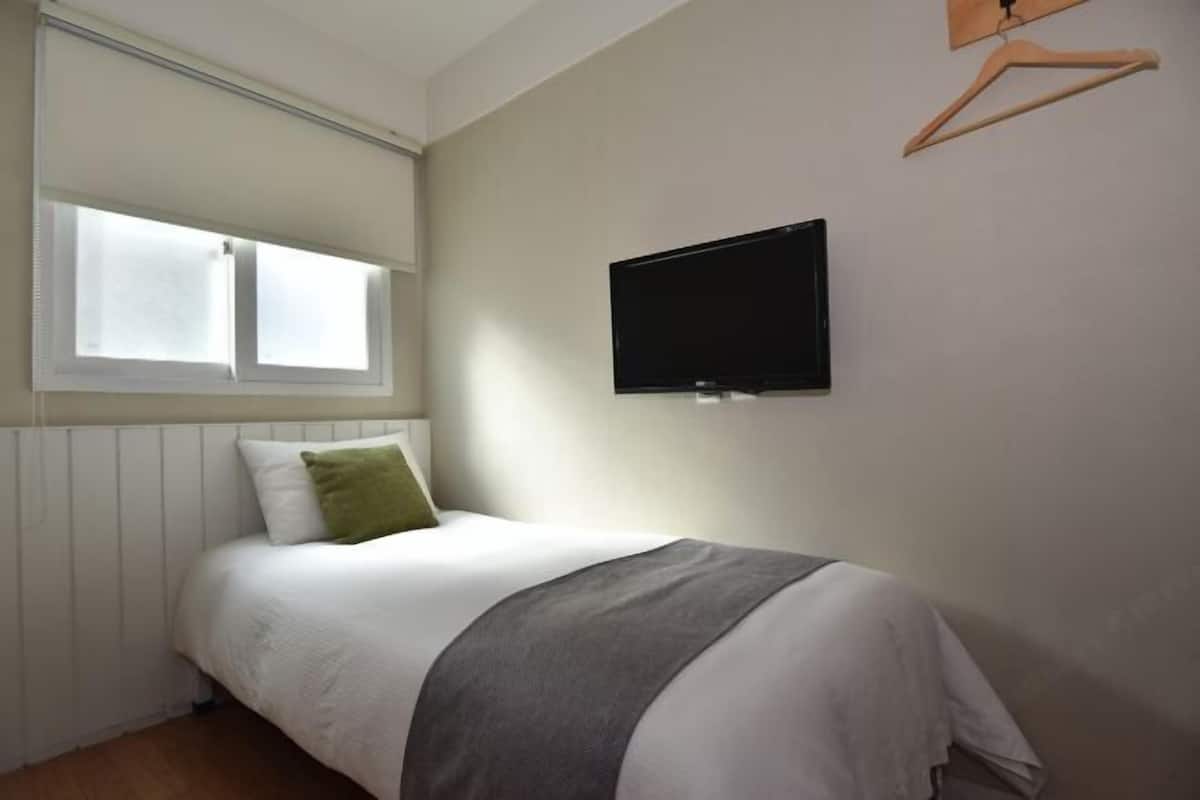 Bureau, rideaux occultants, chambres insonorisées, Wi-Fi gratuit