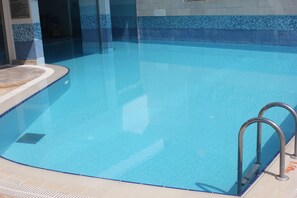 Sæsonbestemt udendørs pool
