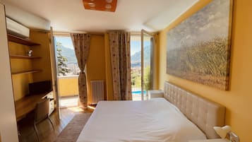 Deluxe Double Room, Ensuite, Lake View (Camera Deluxe)