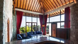 Estate House VIP Suite