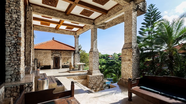 Courtyard - Puri Uluwatu Villas (Pecatu)