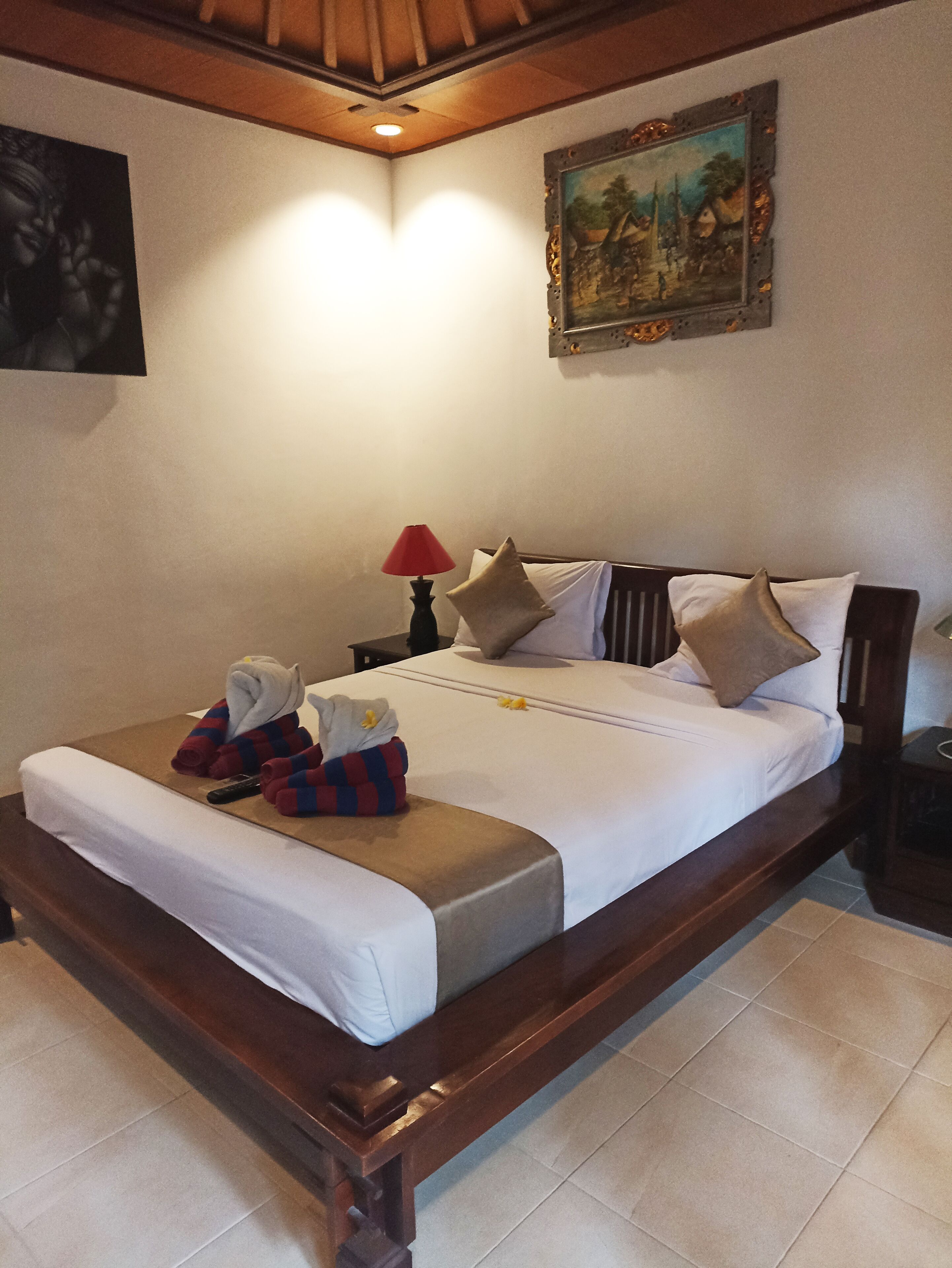 deluxe garden | minibar, desk, iron/ironing board, rollaway beds