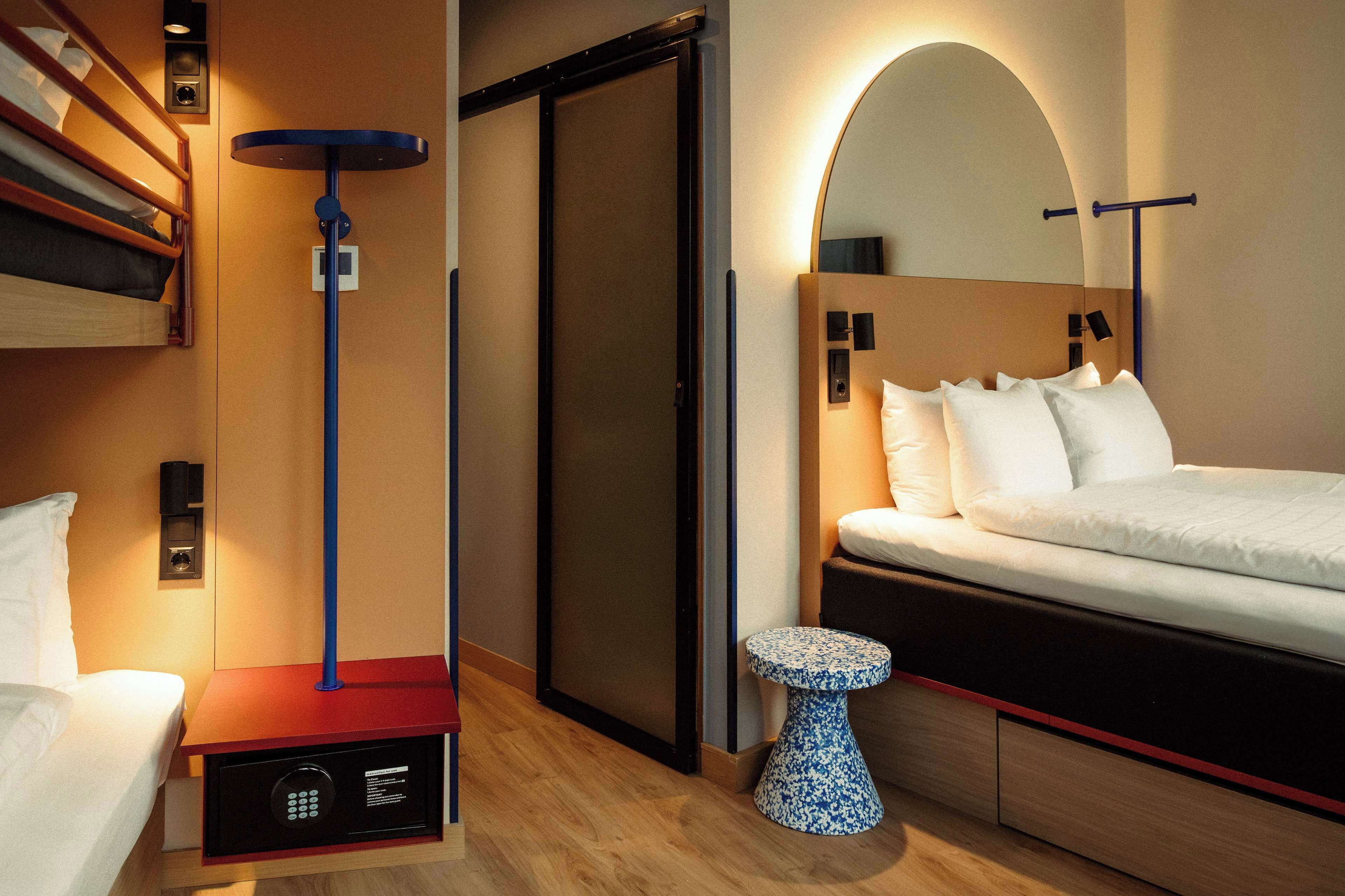 room (queen | 4 people) | hypo-allergenic bedding, laptop workspace, blackout curtains, free wifi