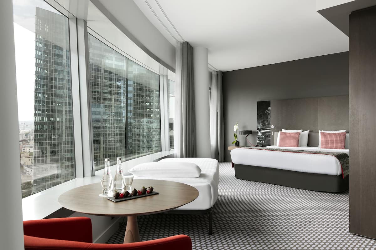 1 bedroom, premium bedding, desk, blackout curtains