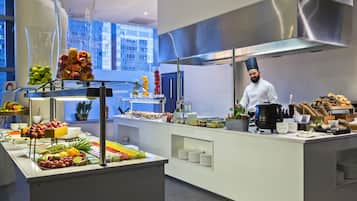 Esmorzar diari d'estil bufet (25 EUR per persona)