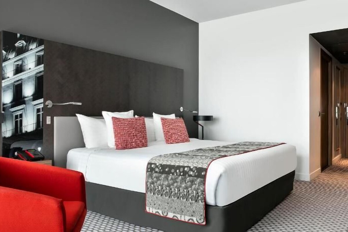 Ropa de cama de alta calidad, escritorio y cortinas blackout 