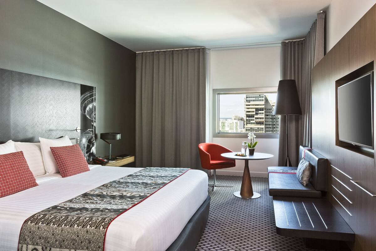 Premium bedding, desk, blackout drapes, soundproofing