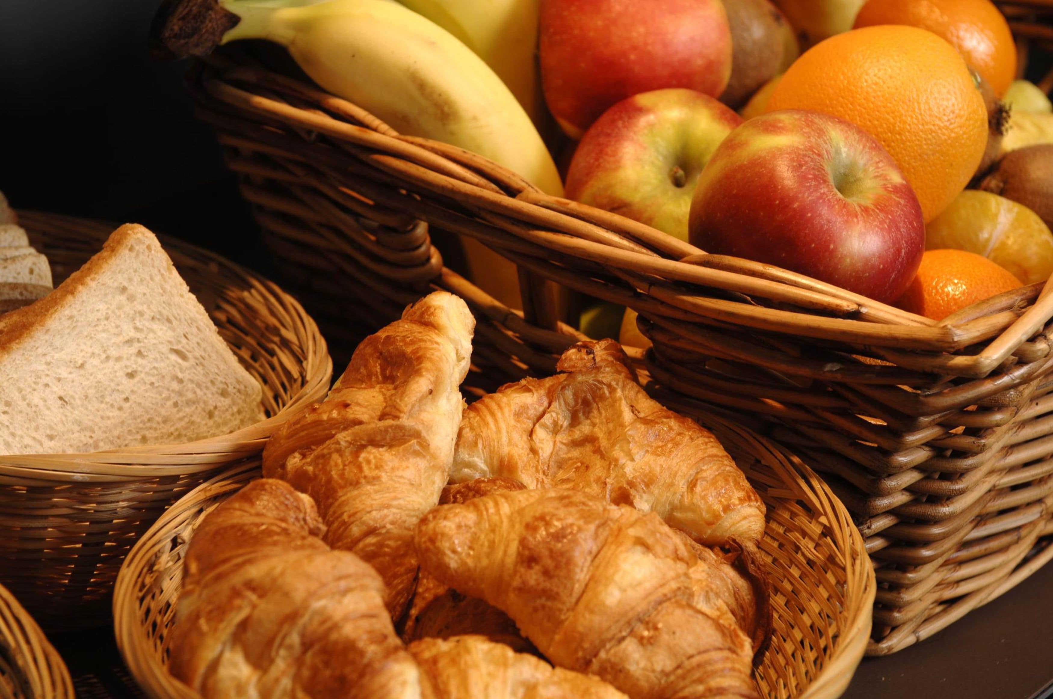 daily buffet breakfast (eur 22 per person)